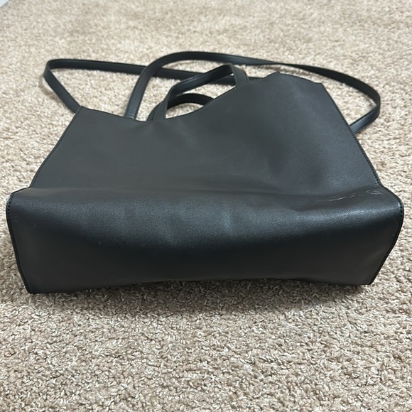 Telfar - Picture 7 of 7